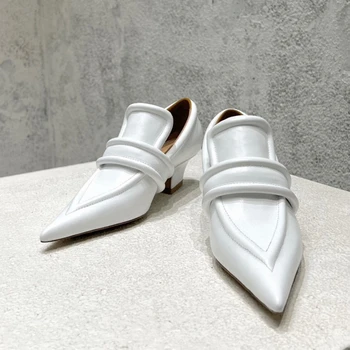 Бели Обувки от естествена кожа с остри пръсти; Дамски Маркови Дизайнерски Есенни офис тънки обувки за Жени без закопчалка на среден ток; Chaussure Femme