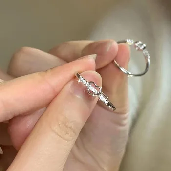 Модерен пръстен на пръста с кристали 