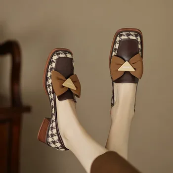 Малки Кожени обувки в Британския Стил; Дамски Летни обувки; Новост 2023 Г.; Модни Лоферы без закопчалка на дебела подметка с лък; Тънки дамски обувки